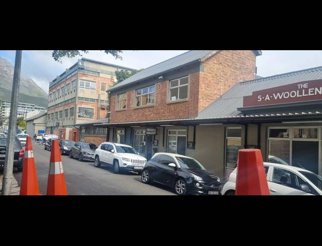 BUSINESS PROPERTY TO RENT IN MOWBRAY